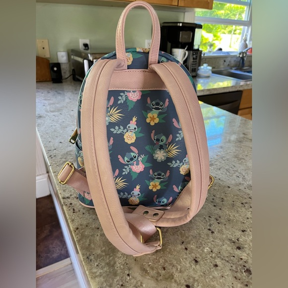 Loungefly x Disney Lilo & Stitch backpack - Picture 4 of 8